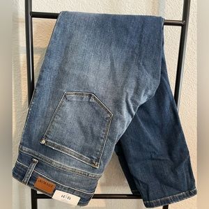 Judy Blue Mid-rise Girlfriend Jean